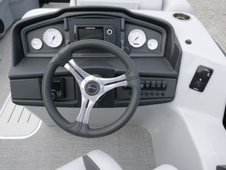 Bentley-pontoons LEGACY-223-QSB image