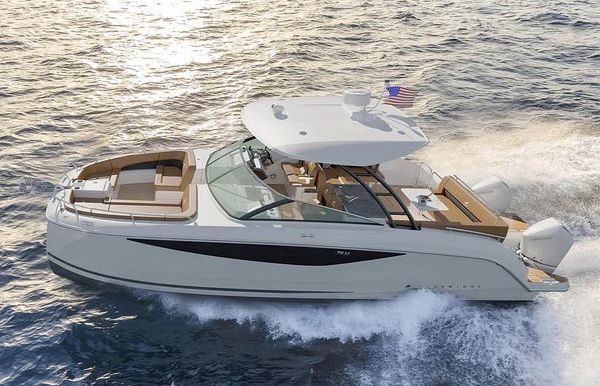 2026 Four Winns TH33