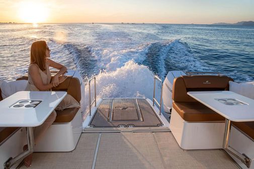 Four-winns TH38 image