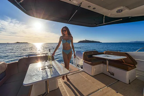 Four-winns TH38 image