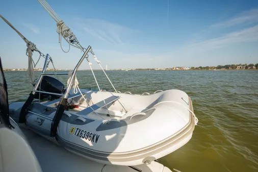 Meridian 391 Sedan image