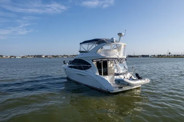 Meridian 391 Sedan image