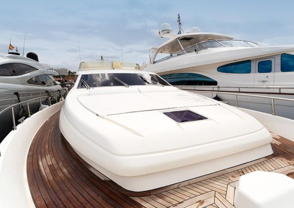 Ferretti-yachts 810 image