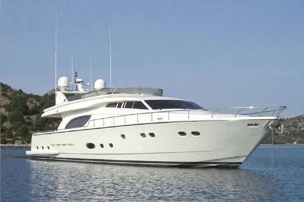 Ferretti-yachts 810 - main image