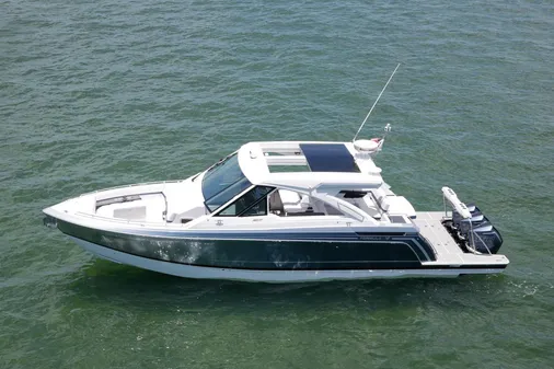 Formula 380 Super Sport Crossover OB image