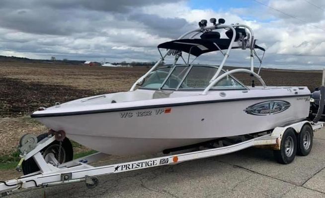Correct-craft SUPER-AIR-NAUTIQUE-210-TEAM-EDITION - main image