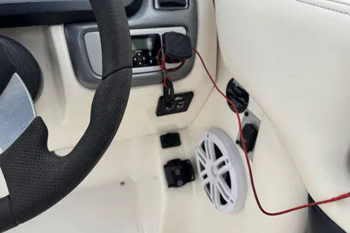 Chaparral SUNESTA-224-XTREME image