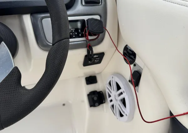 Chaparral SUNESTA-224-XTREME image