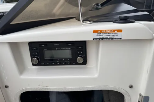 Chaparral SUNESTA-224-XTREME image