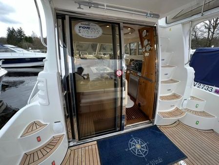 Galeon 330 Fly image