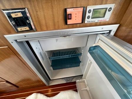Galeon 330 Fly image
