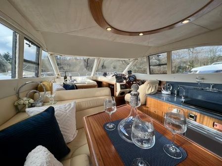 Galeon 330 Fly image