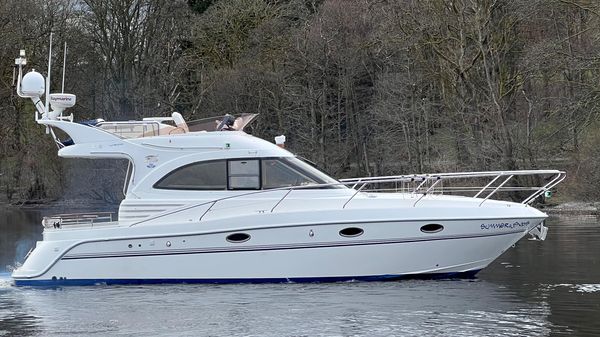 Galeon 330 Fly