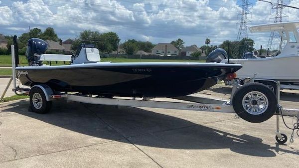 Yellowfin 21 Hybrid