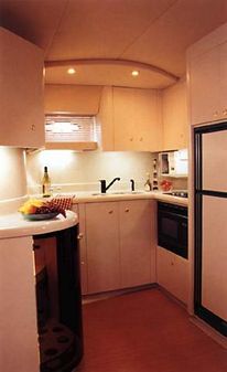 Cruisers Yachts 4270 Esprit image