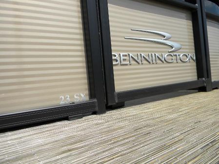 Bennington 23SXSB image