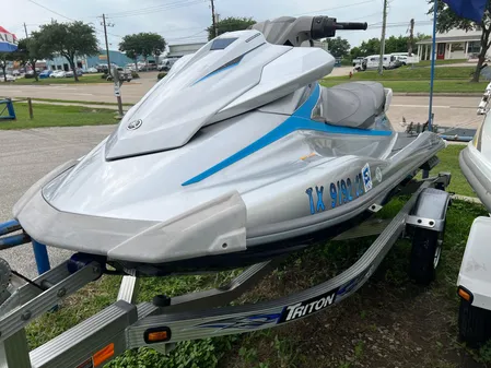 Yamaha WaveRunner VX Deluxe 