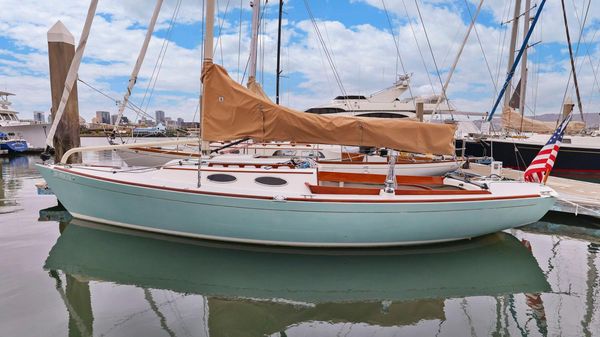 Alerion Express 28 