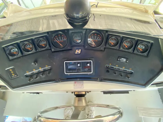 Trojan 10 Meter Sedan image