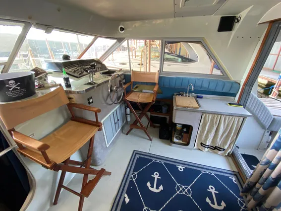 Trojan 10 Meter Sedan image