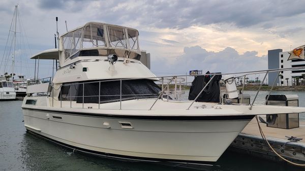 Hatteras 40 Double Cabin 