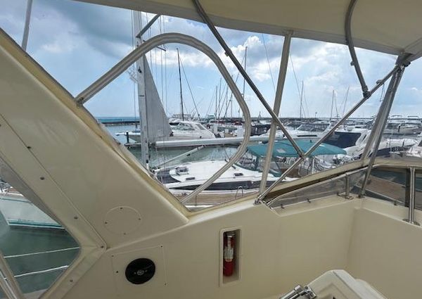 Hatteras 40-DOUBLE-CABIN image