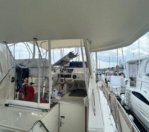 Hatteras 40-DOUBLE-CABIN image