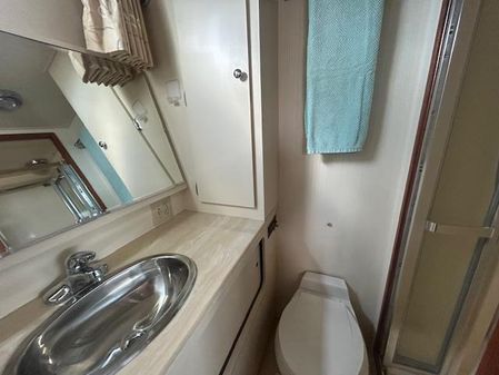 Hatteras 40-DOUBLE-CABIN image