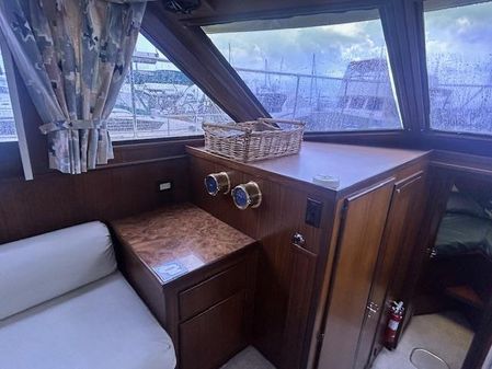 Hatteras 40-DOUBLE-CABIN image