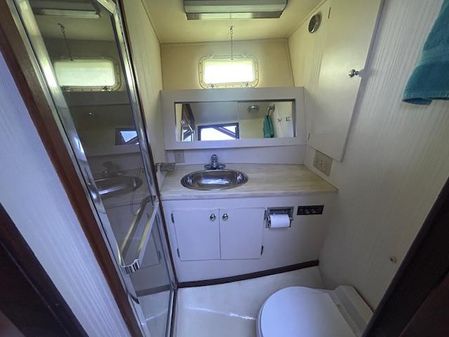 Hatteras 40-DOUBLE-CABIN image