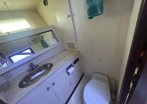 Hatteras 40-DOUBLE-CABIN image