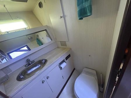 Hatteras 40-DOUBLE-CABIN image