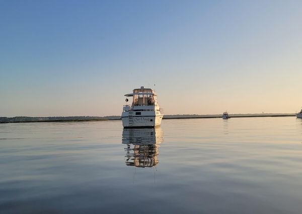 Hatteras 40-DOUBLE-CABIN image