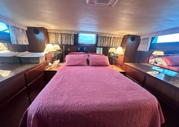 Hatteras 40-DOUBLE-CABIN image