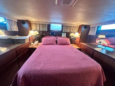 Hatteras 40-DOUBLE-CABIN image