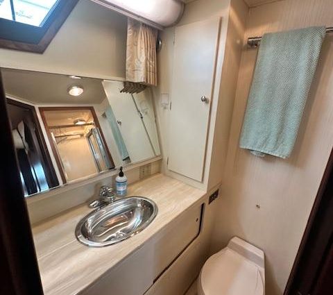 Hatteras 40-DOUBLE-CABIN image