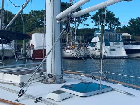 Offshore Yachts Cat Ketch 33 image