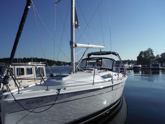 Hunter 31 - main image