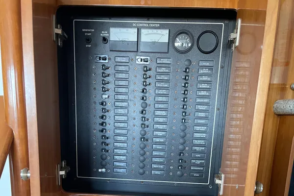 Carver 444 Cockpit Motor Yacht image