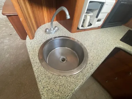 Carver 444 Cockpit Motor Yacht image