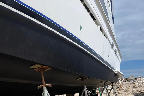Carver 444 Cockpit Motor Yacht image