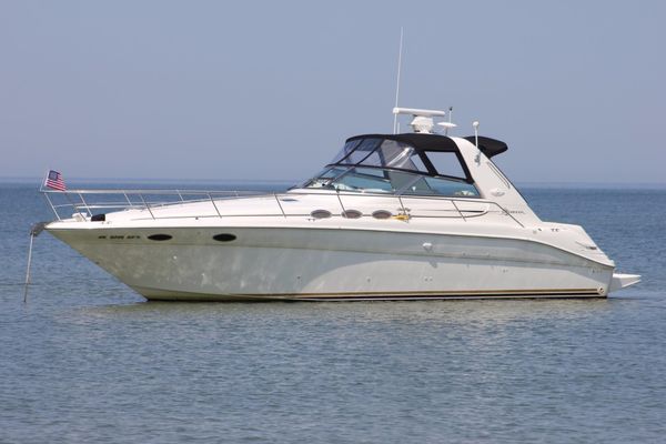 Sea Ray 370 Sundancer - main image