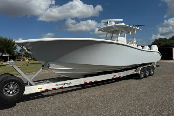 Yellowfin 36 Offshore image