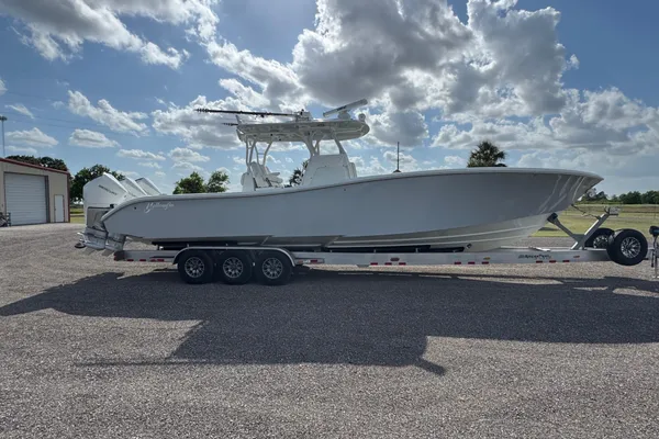 Yellowfin 36 Offshore image