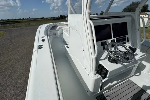 Yellowfin 36 Offshore image