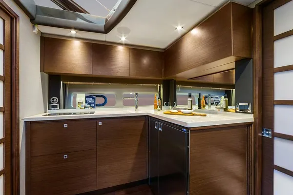 Sea Ray 470 Sundancer image