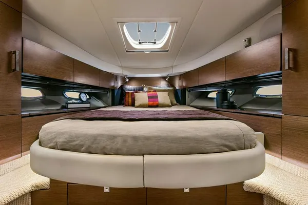 Sea Ray 470 Sundancer image