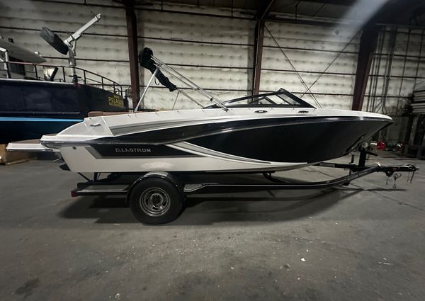 Glastron GT-205 image