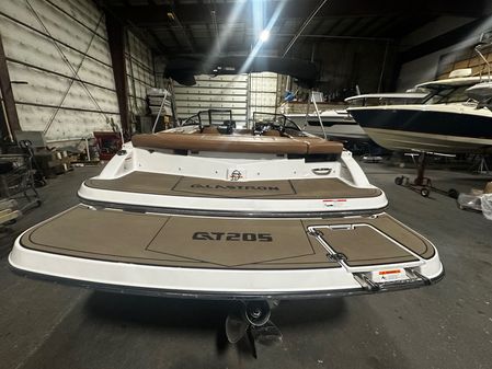 Glastron GT-205 image