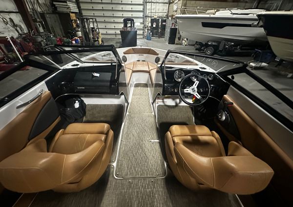 Glastron GT-205 image